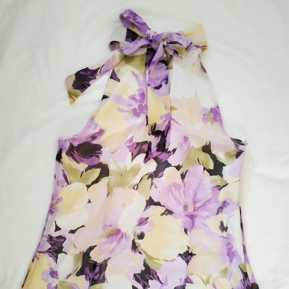 A BYER Floral Blouse with Bowtie Nek - Picture 3 of 6